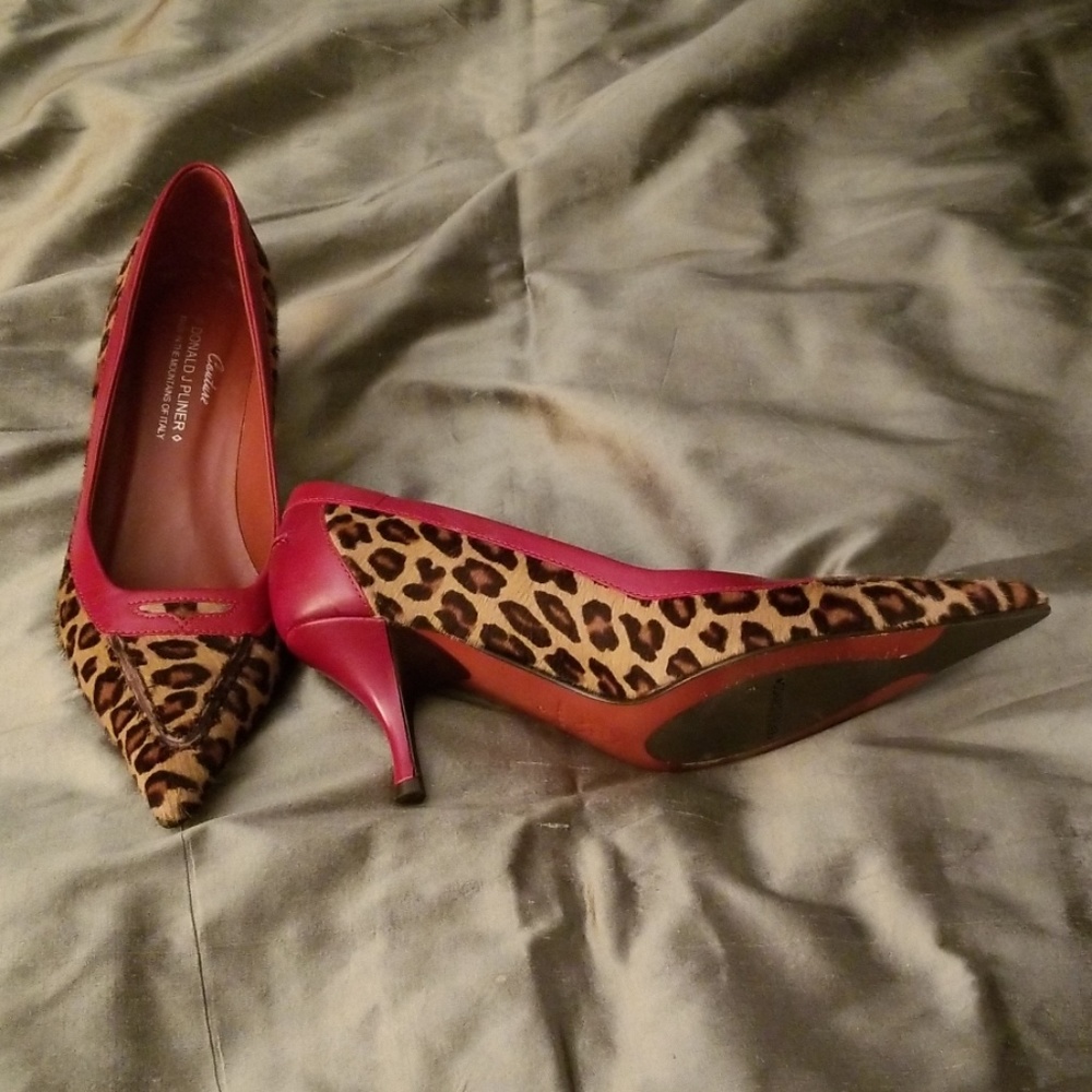 Shoes - Picture 2 of 6